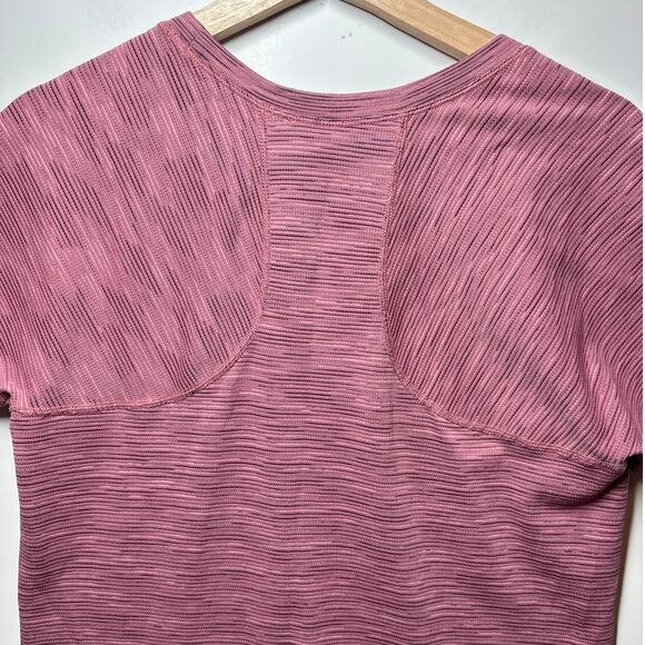 Athleta Momentum Spacedye Tee Eros Pink Size XL Activewear Sporty Workout Gym - Picture 6 of 8